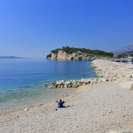 And With Wifi - 11063 3* Makarska