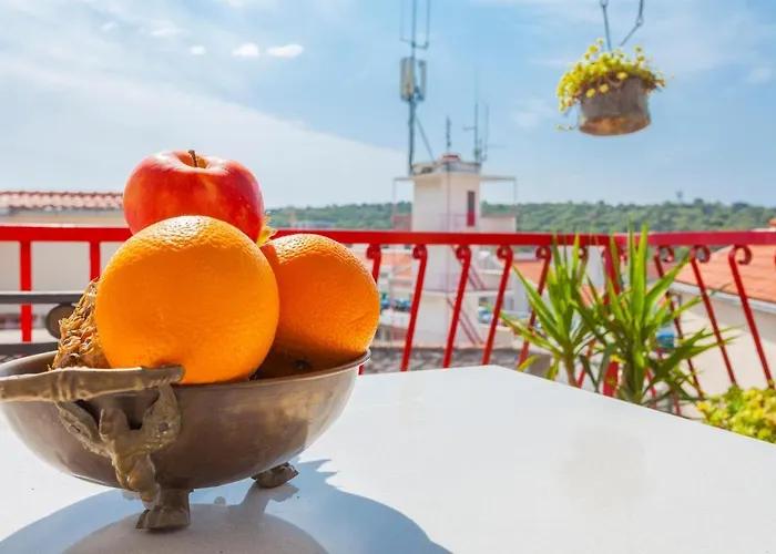 Apartments And Rooms With Wifi Makarska - 11063 Makarska