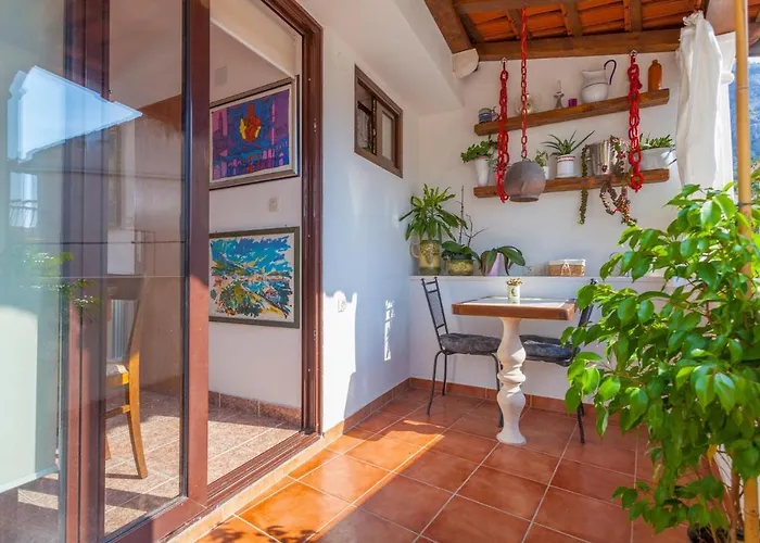 Guest house Apartments And Rooms With Wifi Makarska - 11063