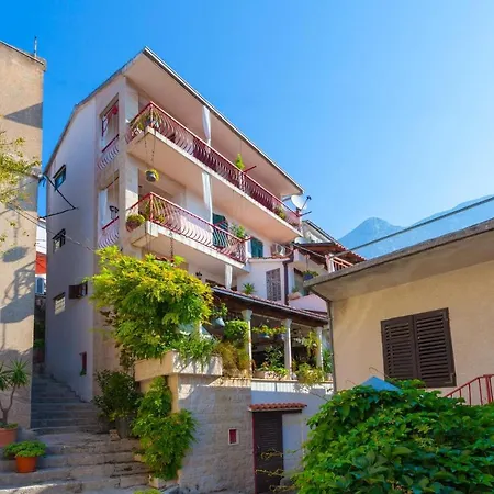 And With Wifi - 11063 Makarska